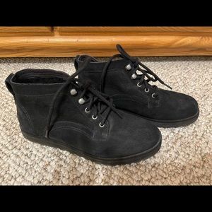 Ugh Bethany Chukka Boots-Black